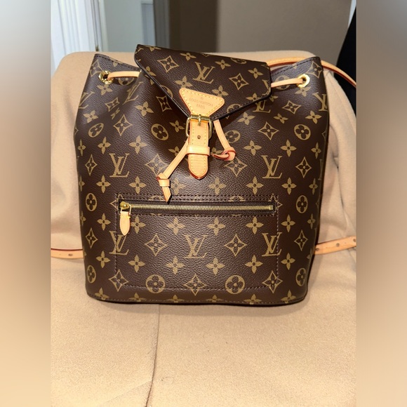 Louis Vuitton backpack - Picture 3 of 5